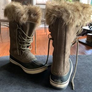 Like new Sorel winter boots